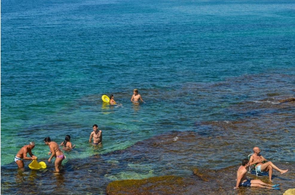 Casa Bianca Lägenhet Giovinazzo Exteriör bild