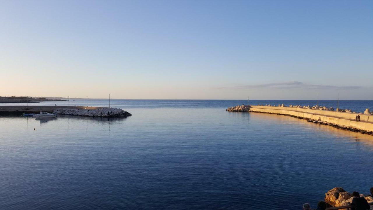 Casa Bianca Lägenhet Giovinazzo Exteriör bild